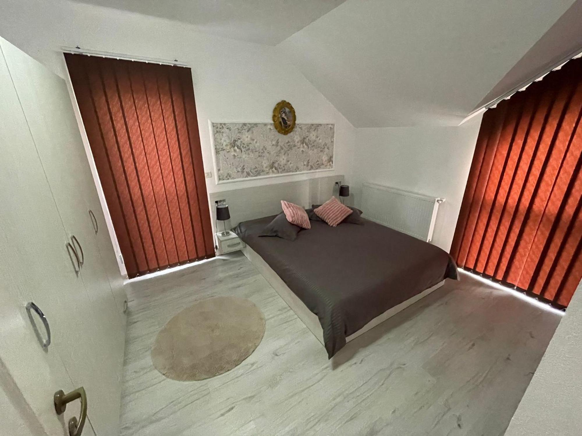 Sara Apartament Лугож Экстерьер фото